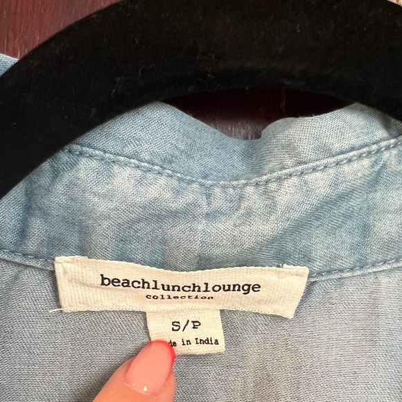 beachlunchlounge Womens Collared Ruffle Trim Button Up Denim Shirt Blue S/P - Picture 3 of 4